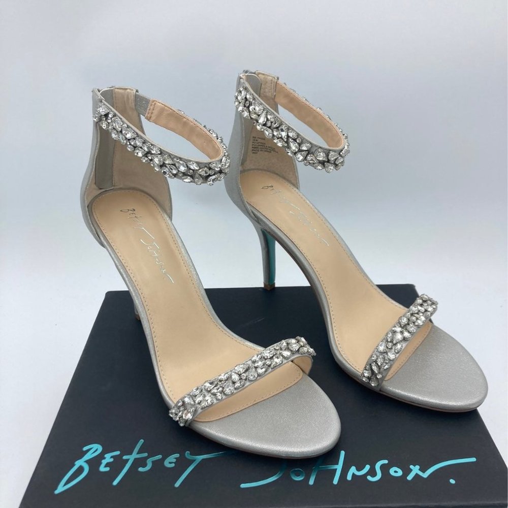 Betsey Johnson Women's Sb-Angie Heeled Sandal Size 10
